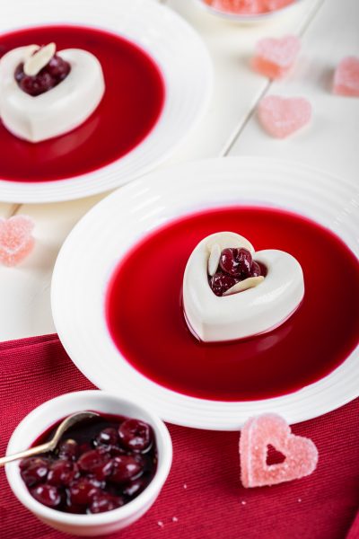 Panna Cotta s bademovim mlijekom i bijelom čokoladom