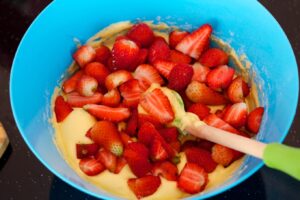 5 minutni kolač s jagodama